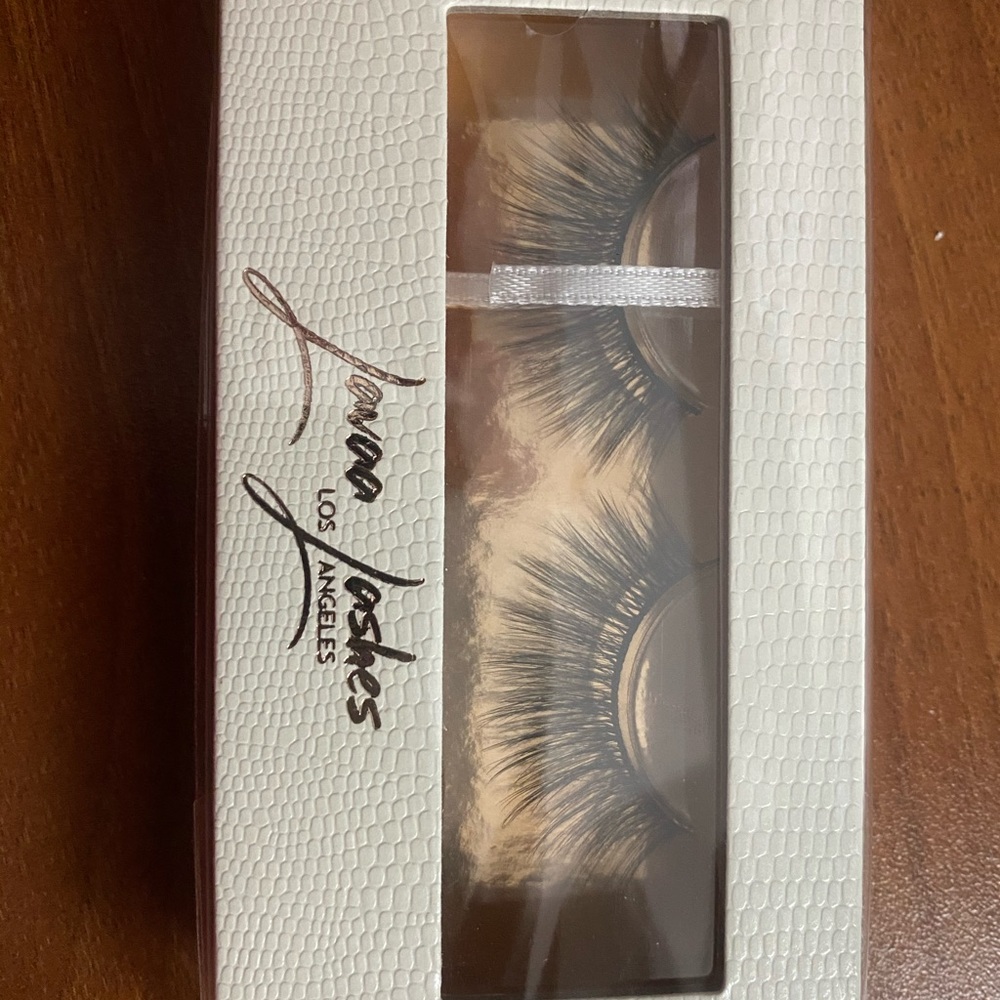 Lavaa Lashes
